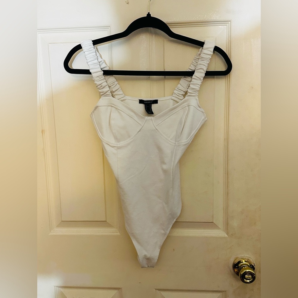 NWT white bodysuit with scrunch tank sleeve corset style size medium